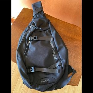 PATAGONIA Atom 8L Sling Bag - new without tags